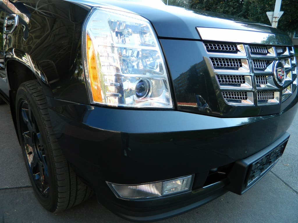 2011 Cadillac ESCALADE - 3