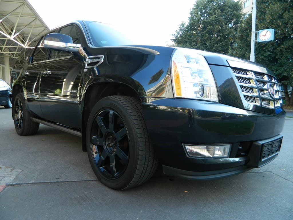2011 Cadillac ESCALADE - 7