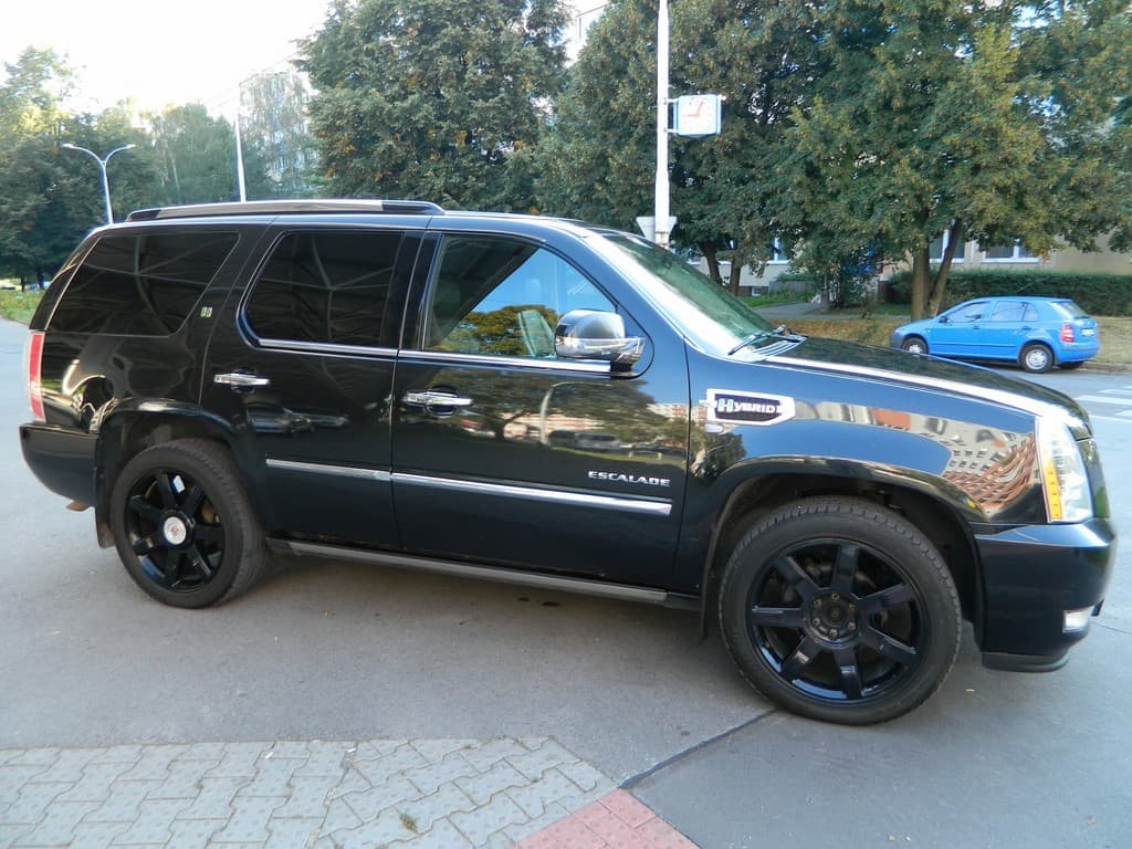 2011 Cadillac ESCALADE - 8