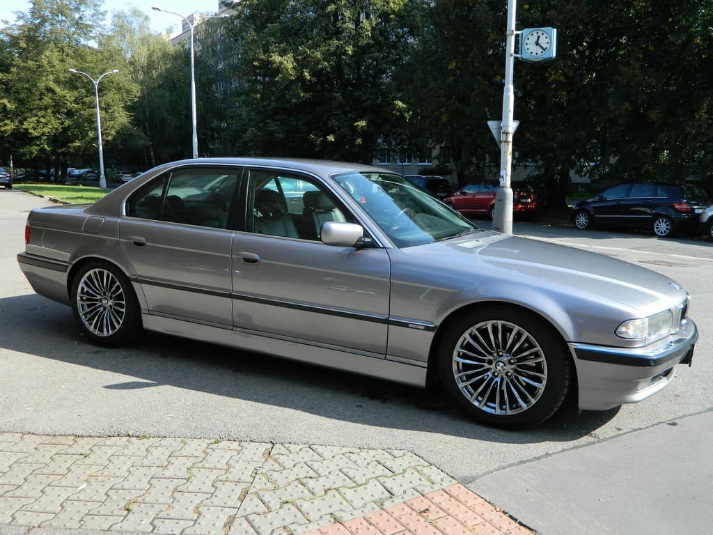 2000 BMW 7-SERIES - 8