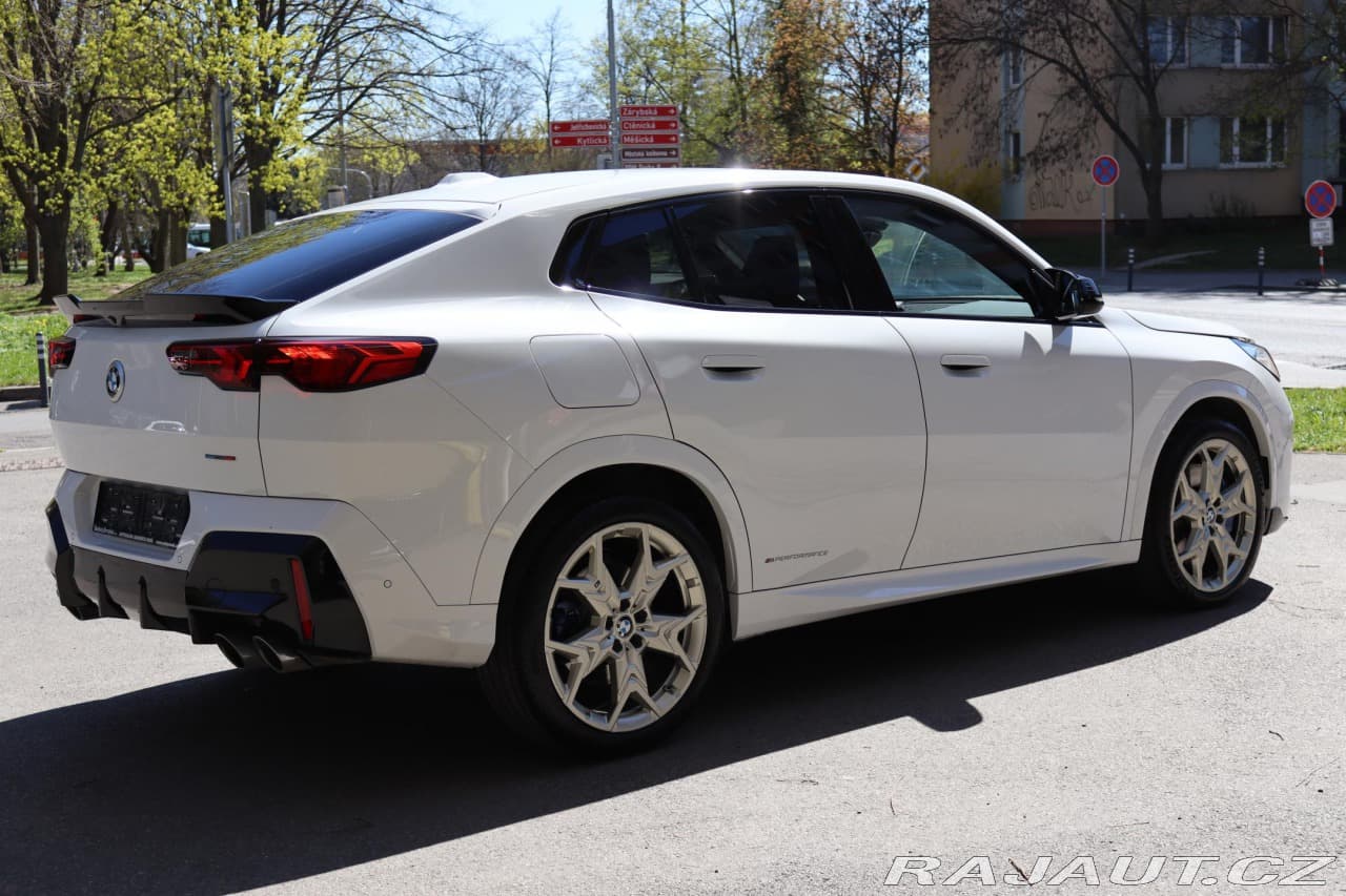 2025 BMW X2 - 10