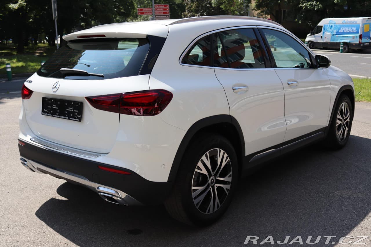 2024 Mercedes-Benz GLA - 11