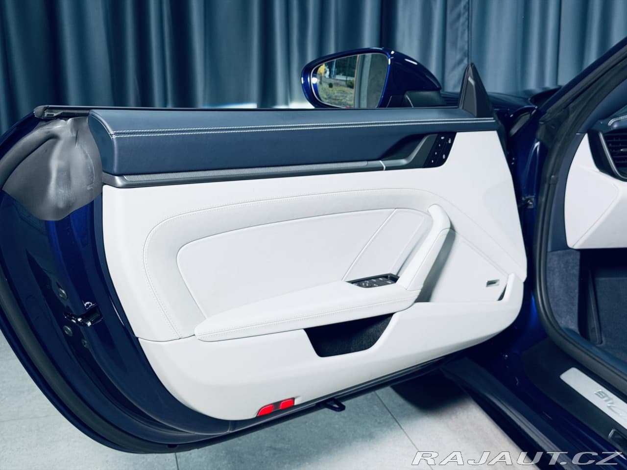 2025 Porsche 911 - 13