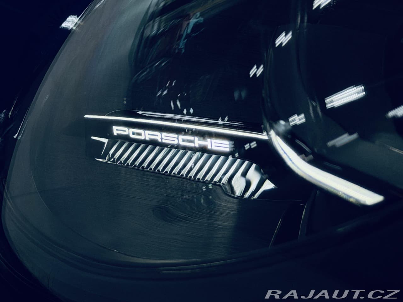 2025 Porsche 911 - 14