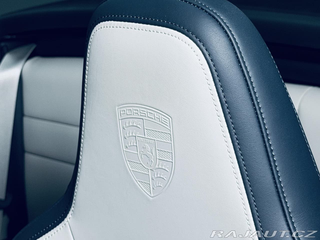 2025 Porsche 911 - 20
