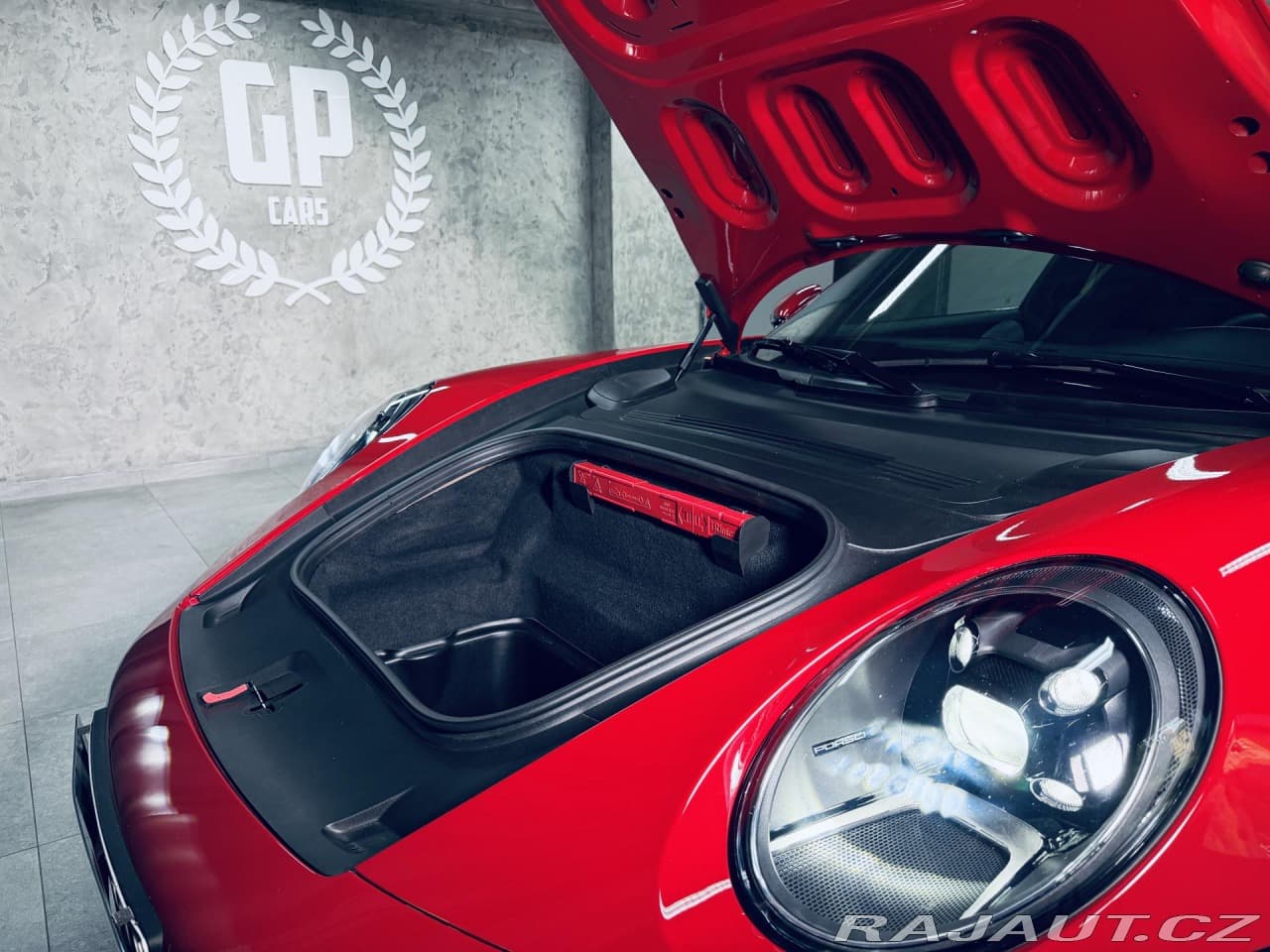 2020 Porsche 911 - 12