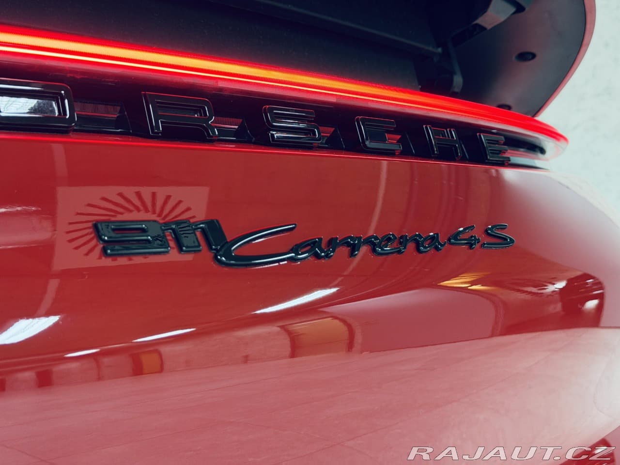 2020 Porsche 911 - 14