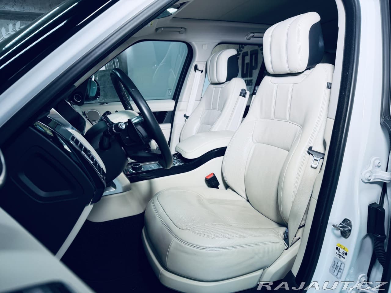 2019 Land Rover RANGE ROVER - 19