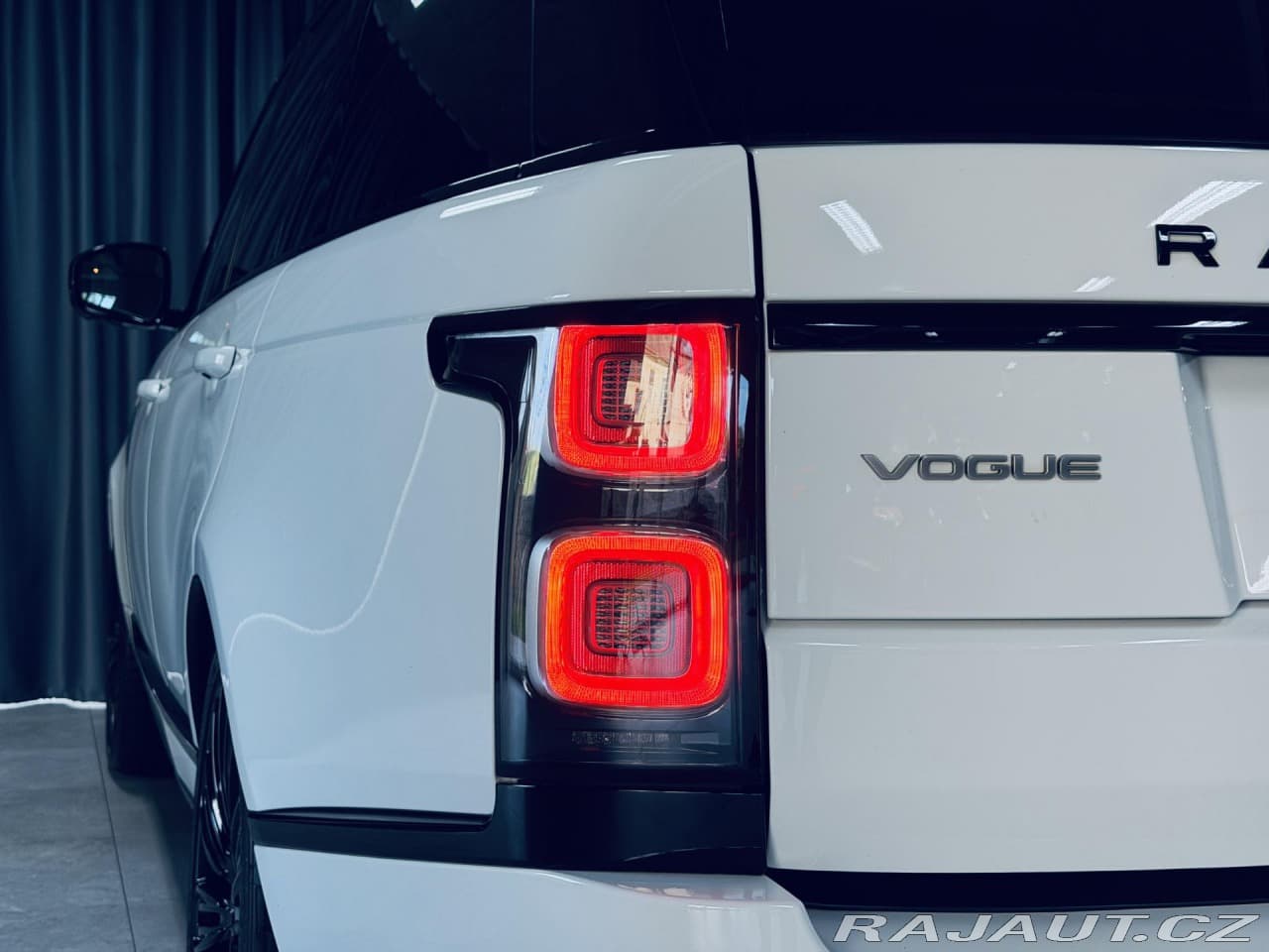 2019 Land Rover RANGE ROVER - 9