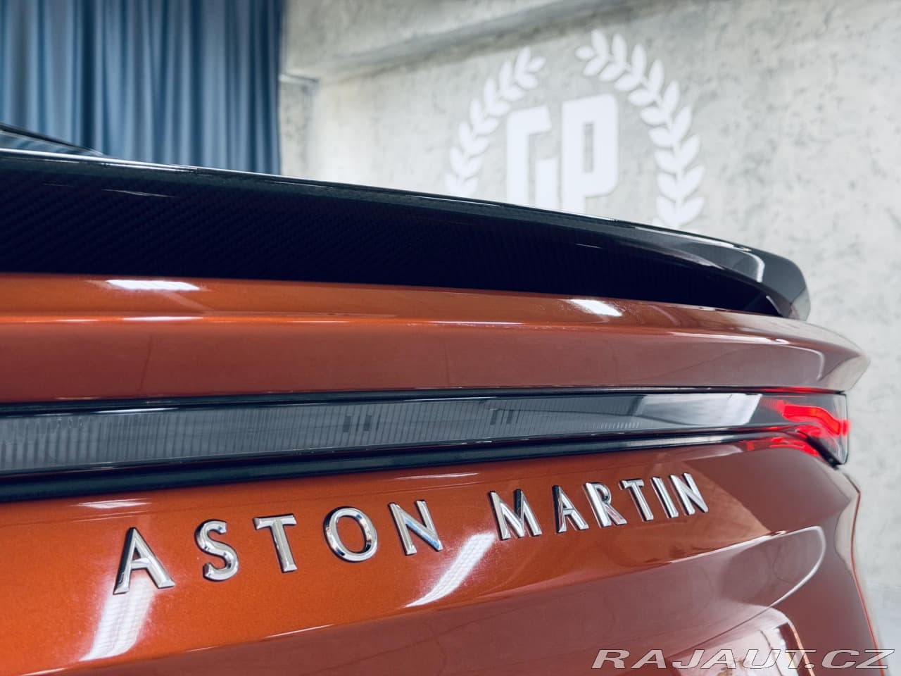 2019 Aston Martin DBS - 13