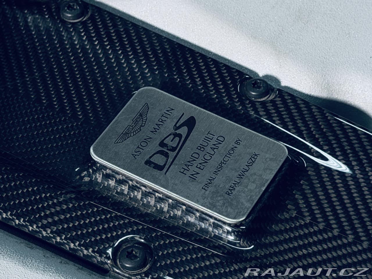 2019 Aston Martin DBS - 8
