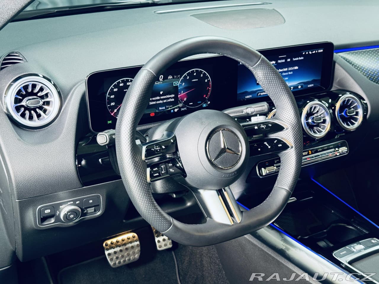 2025 Mercedes-Benz GLA - 16