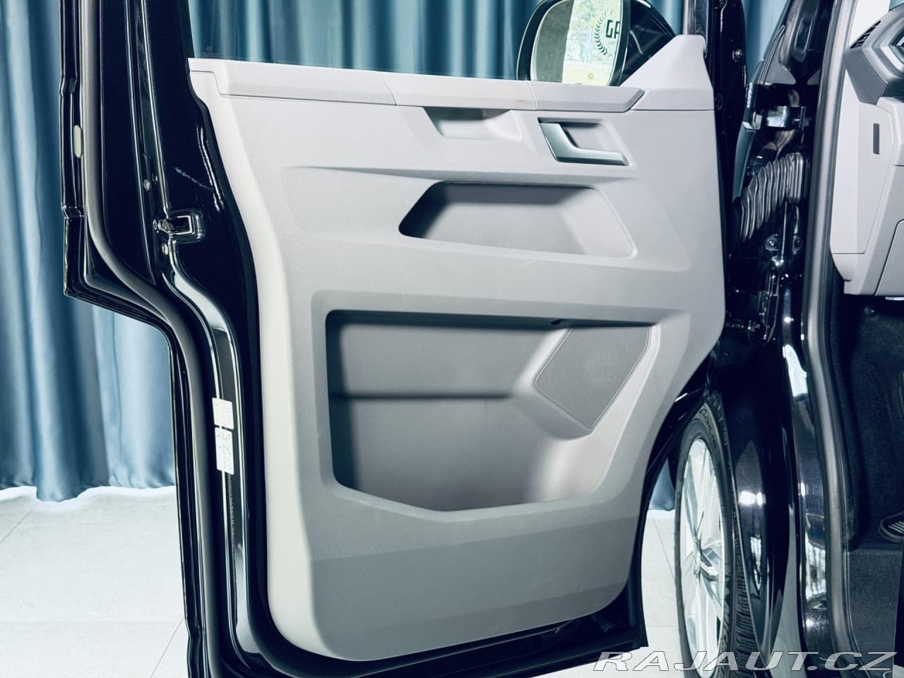 2023 Volkswagen CARAVELLE - 11