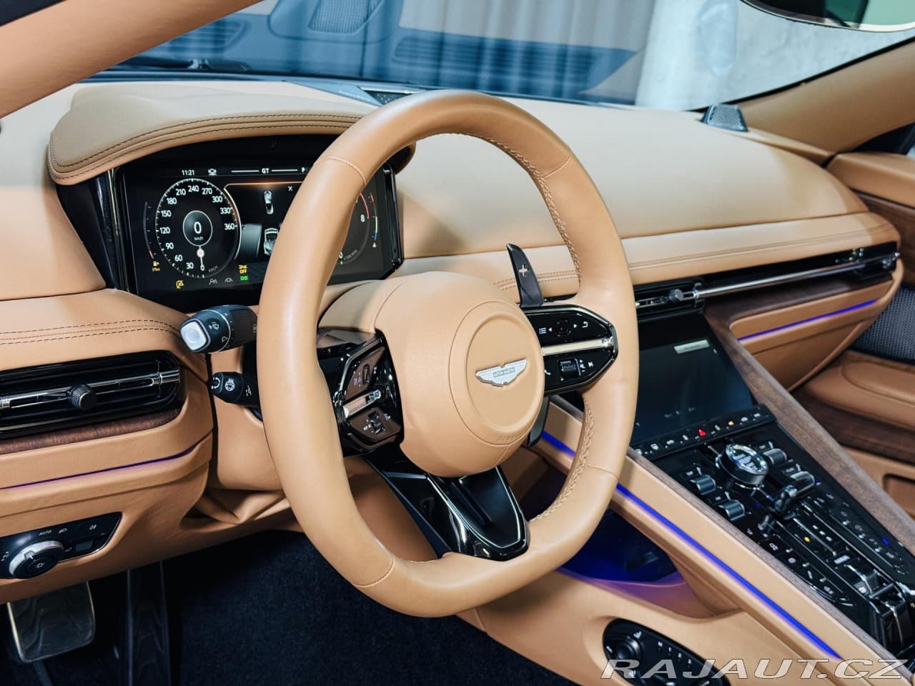 2023 Aston Martin DB12 - 18