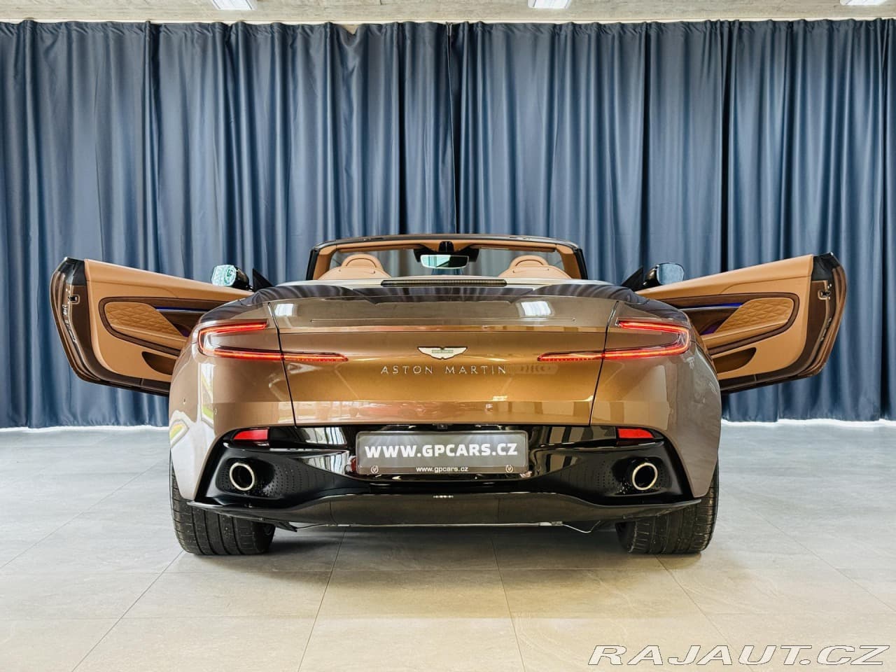 2023 Aston Martin DB12 - 7