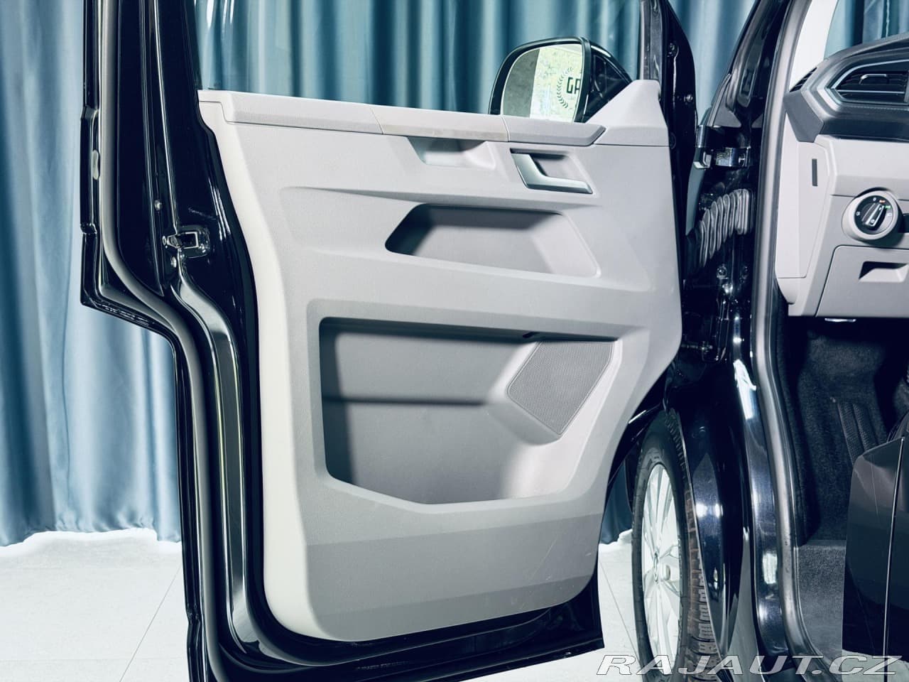 2023 Volkswagen CARAVELLE - 12