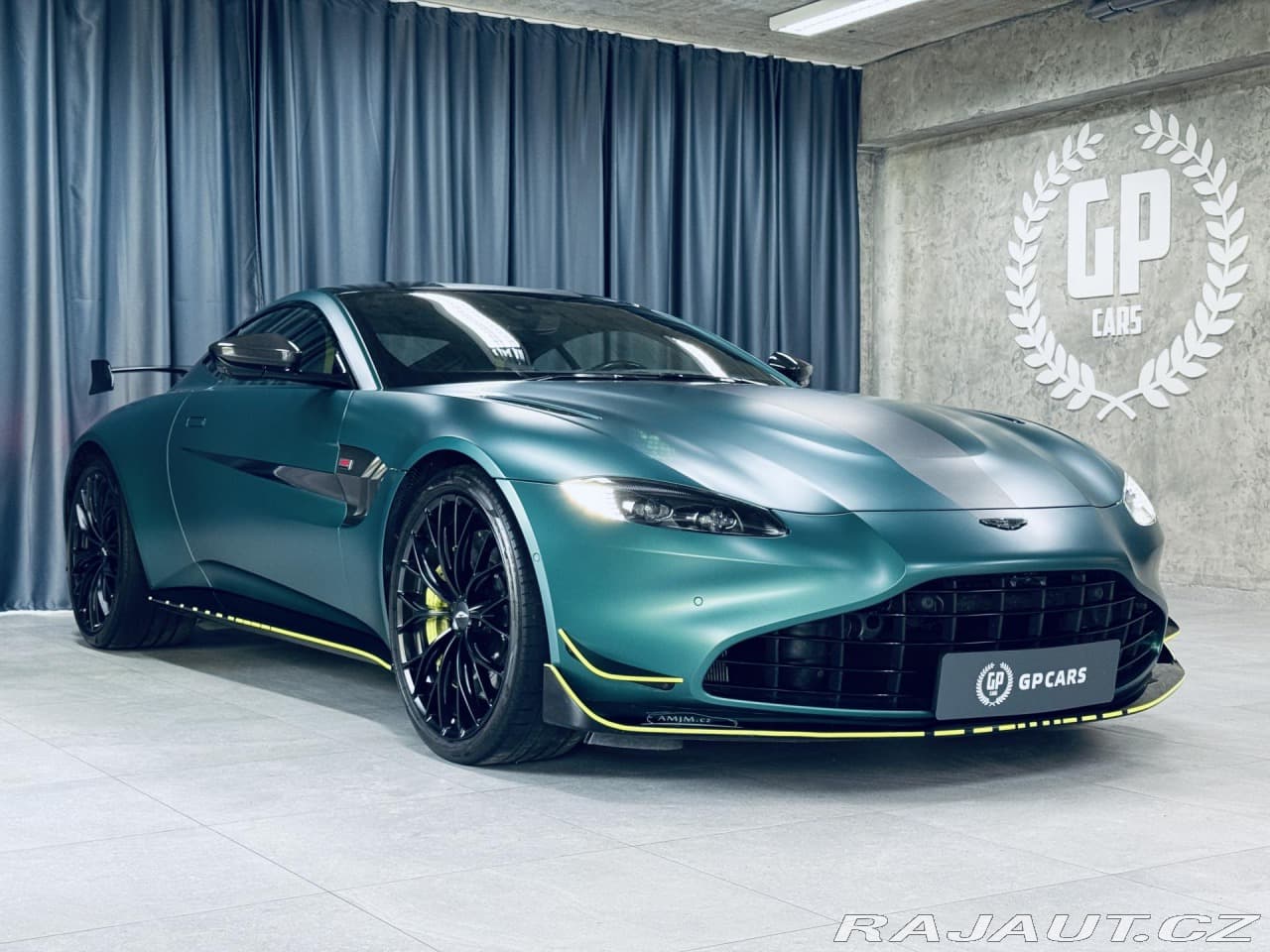 2022 Aston Martin V8 VANTAGE