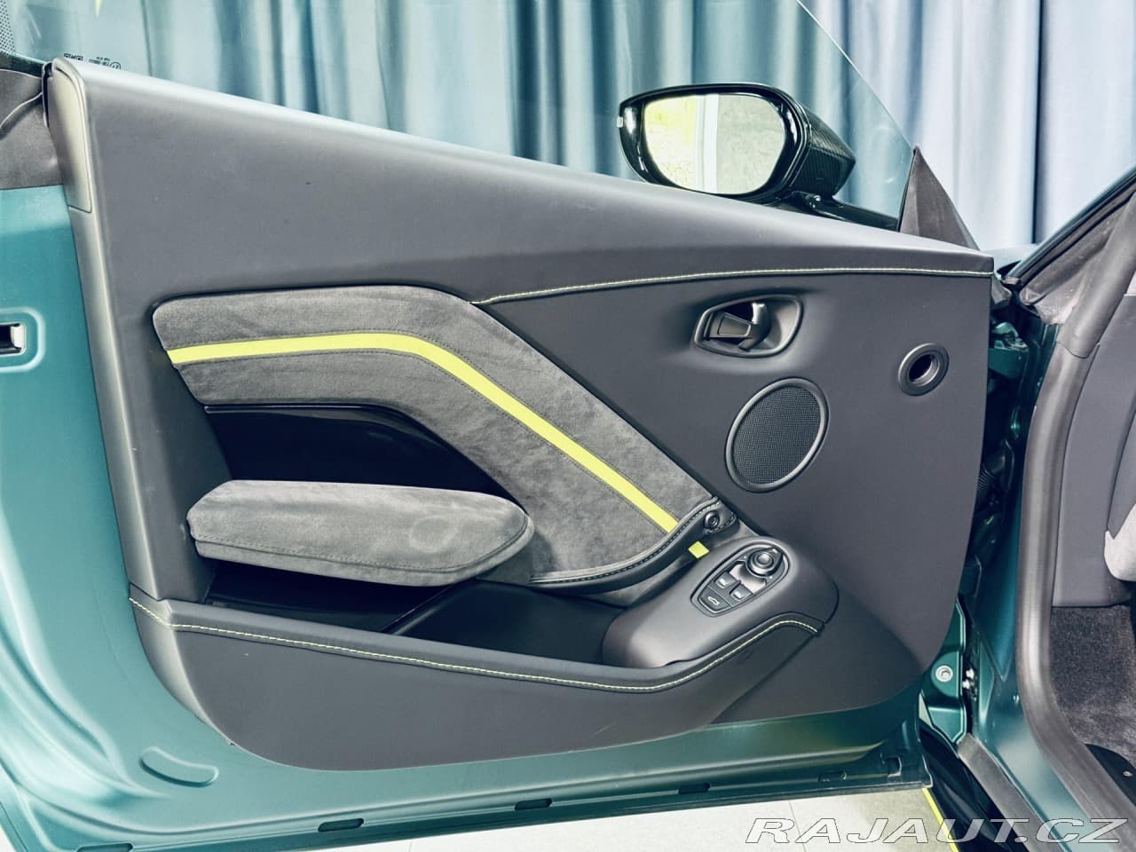 2022 Aston Martin V8 VANTAGE - 20