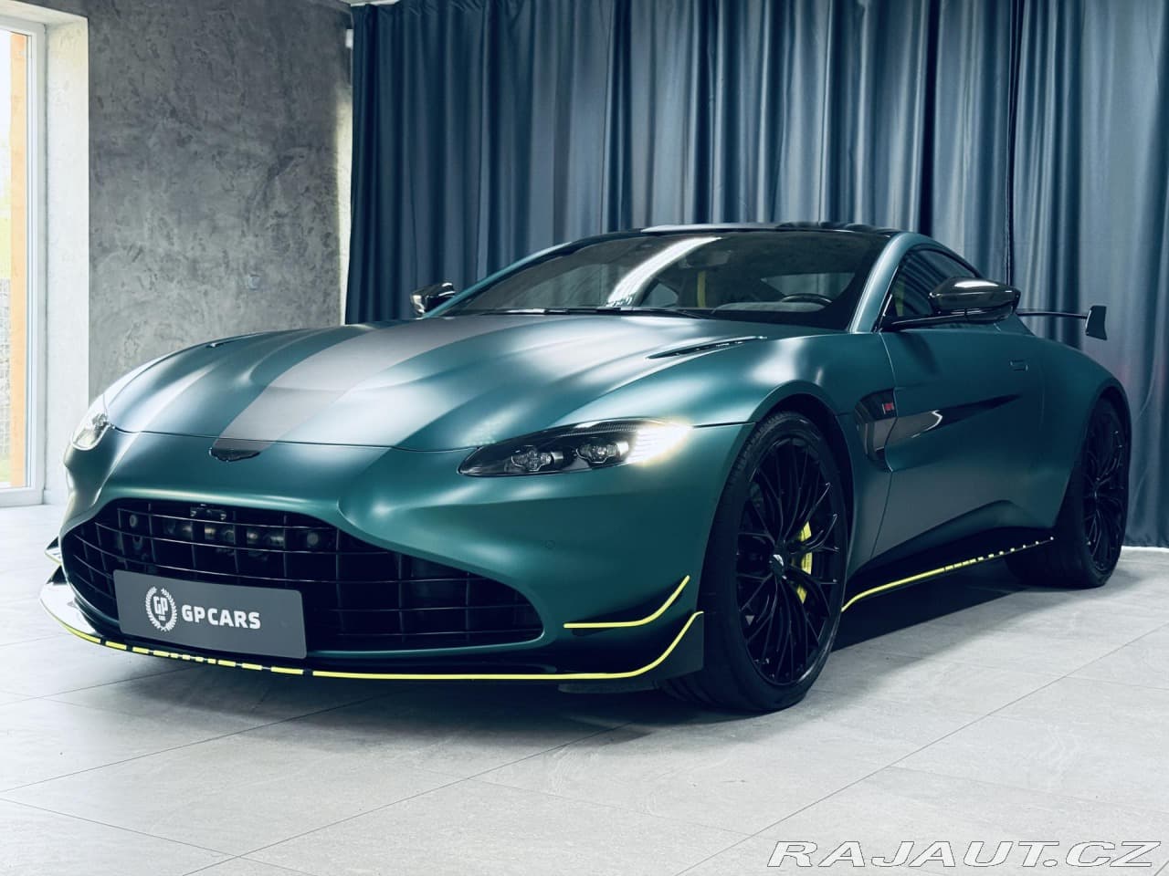 2022 Aston Martin V8 VANTAGE - 3