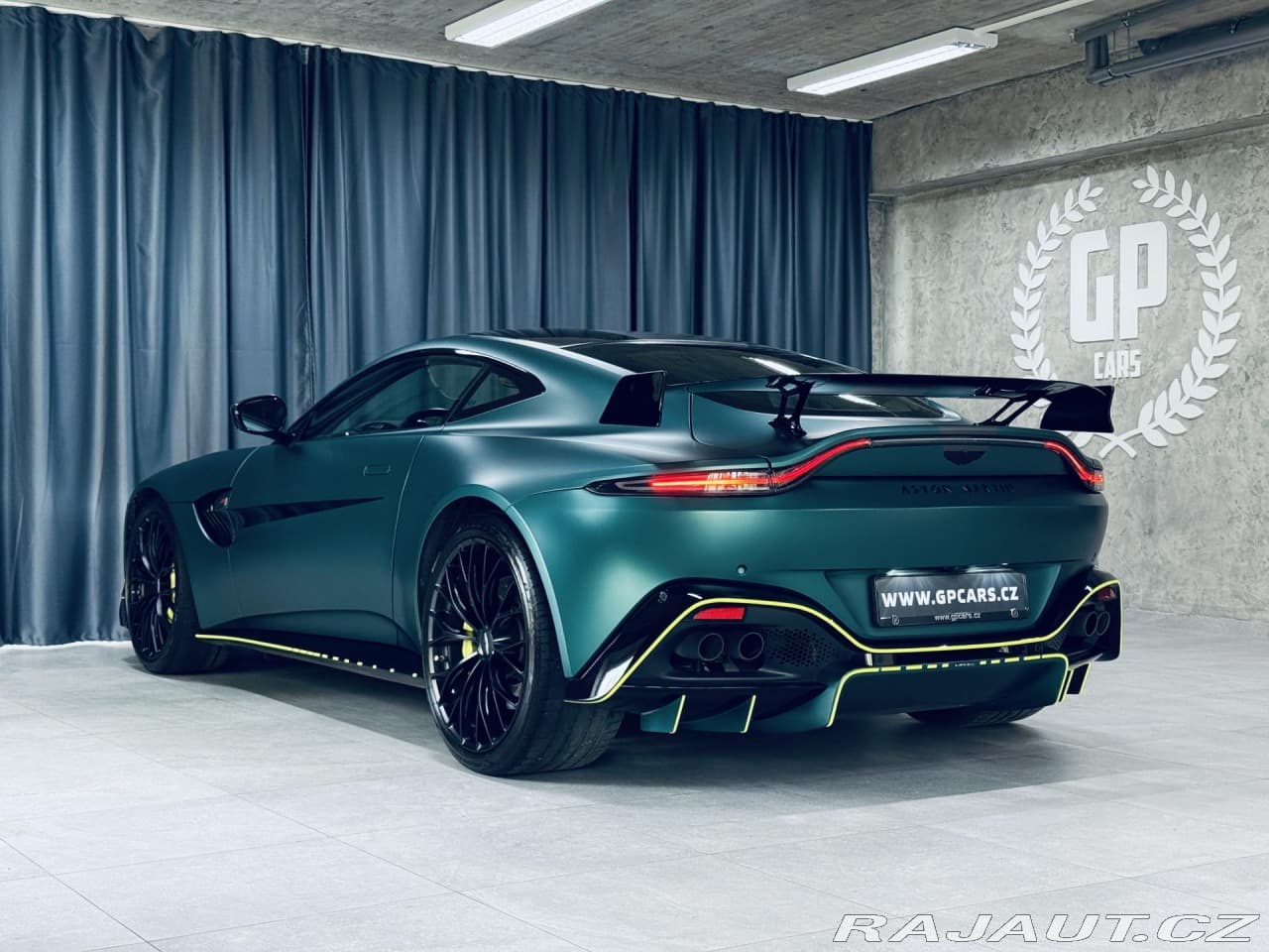 2022 Aston Martin V8 VANTAGE - 6