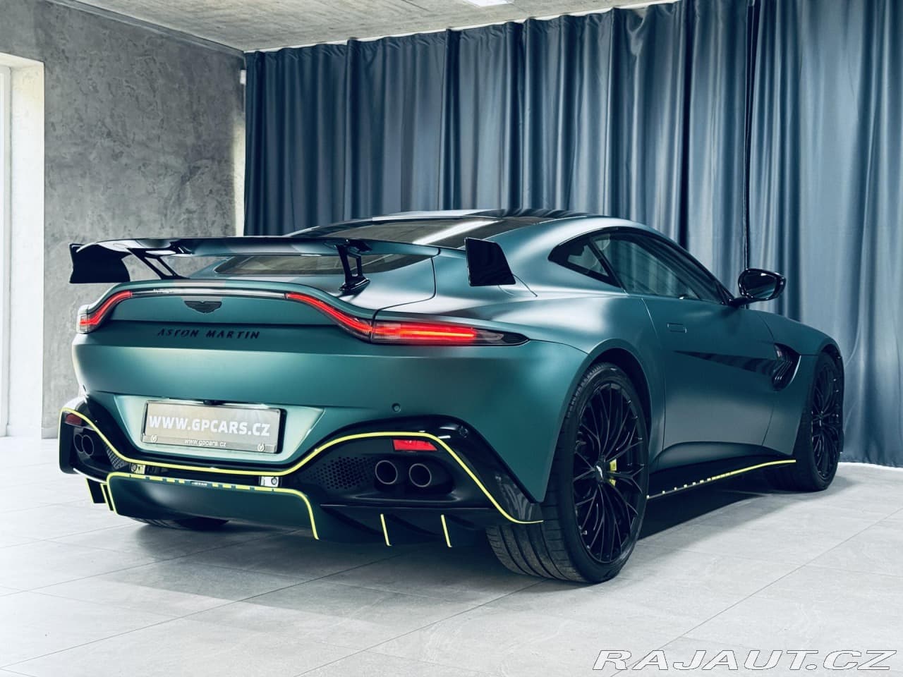 2022 Aston Martin V8 VANTAGE - 8