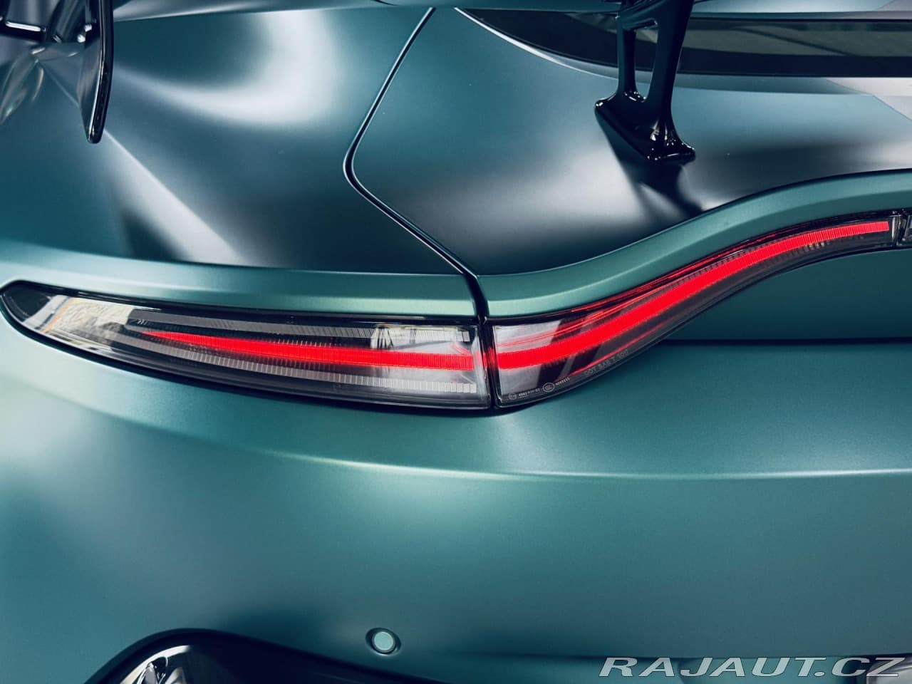 2022 Aston Martin V8 VANTAGE - 9