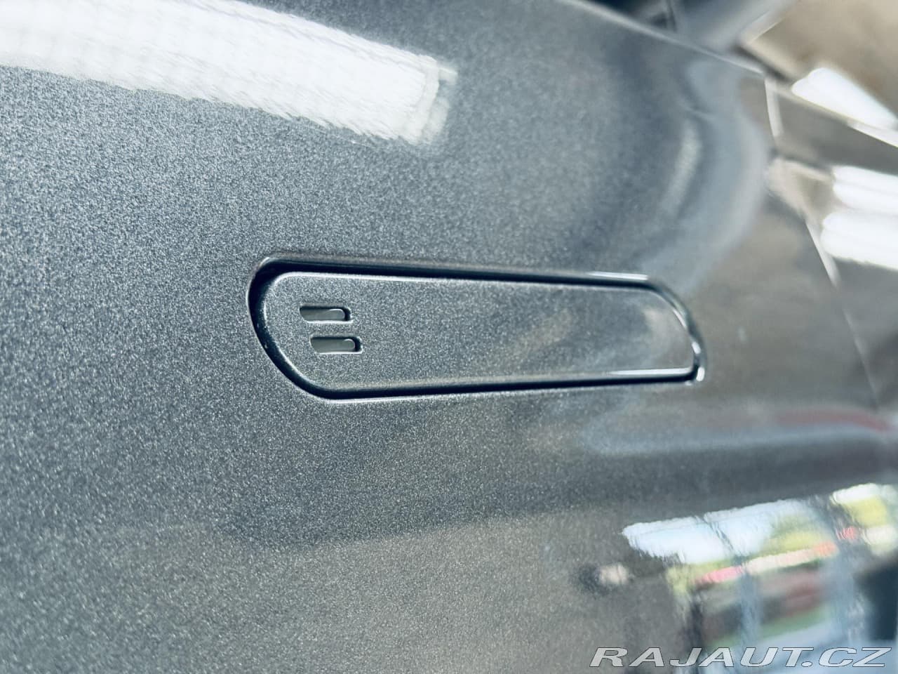 2021 Aston Martin DBX - 13