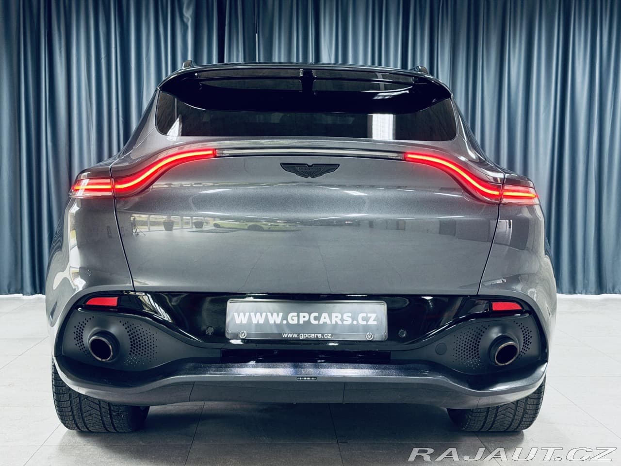 2021 Aston Martin DBX - 8