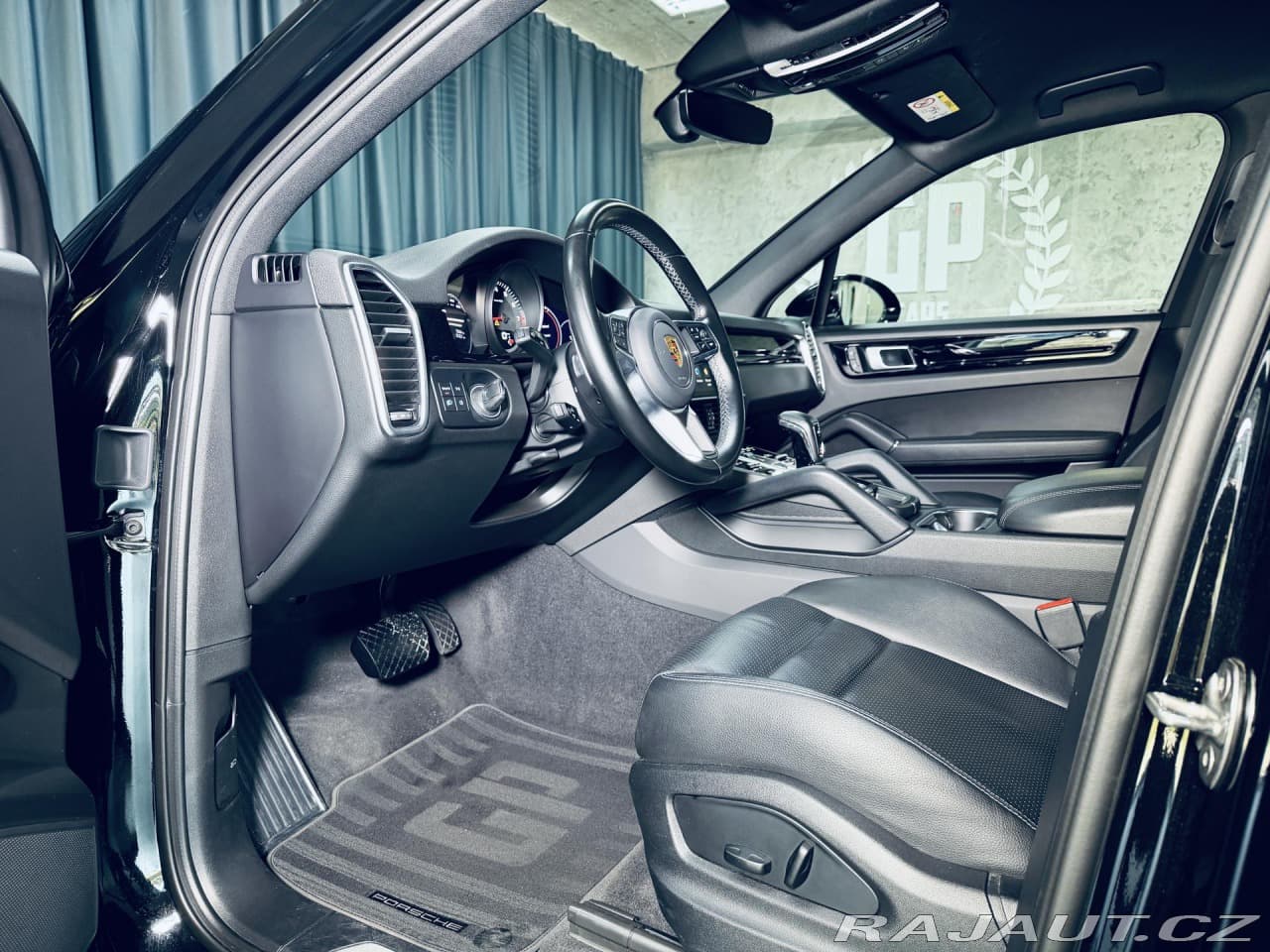 2022 Porsche CAYENNE - 13