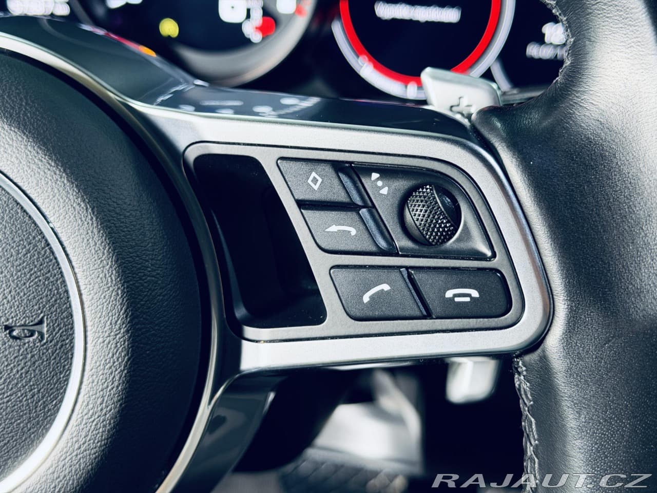 2022 Porsche CAYENNE - 18