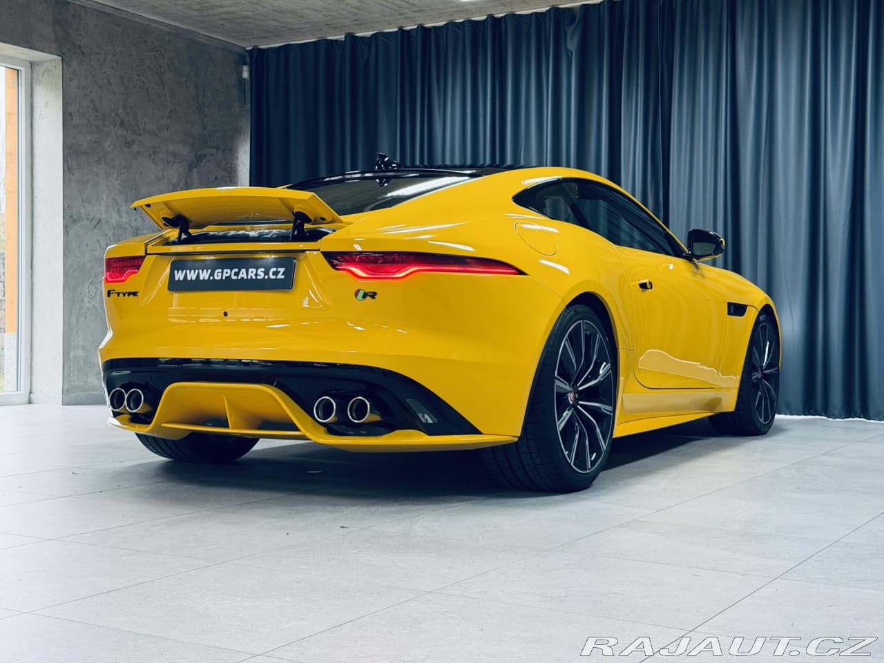 2021 Jaguar F-TYPE - 10