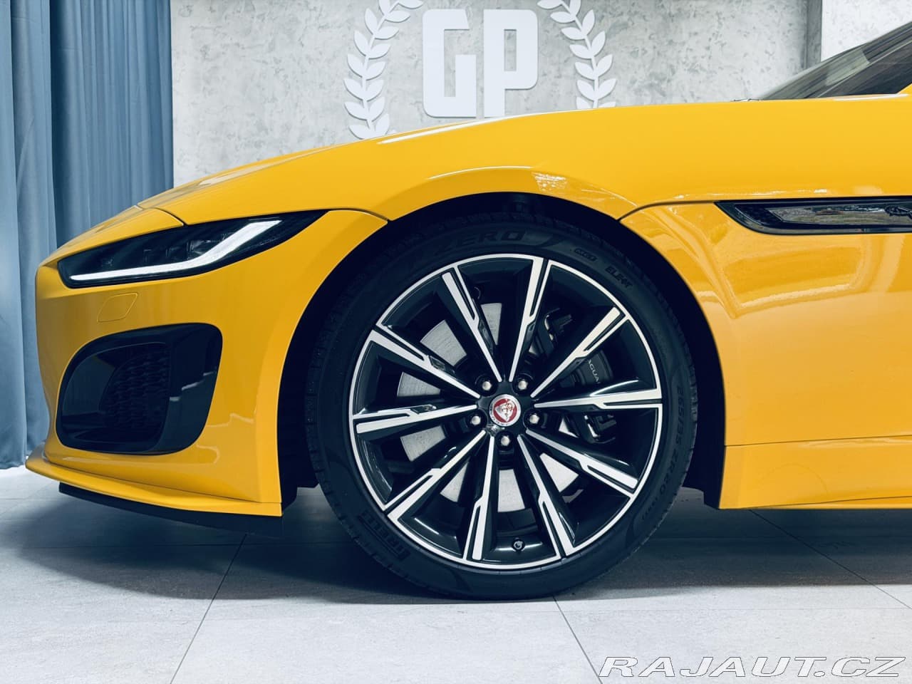 2021 Jaguar F-TYPE - 17