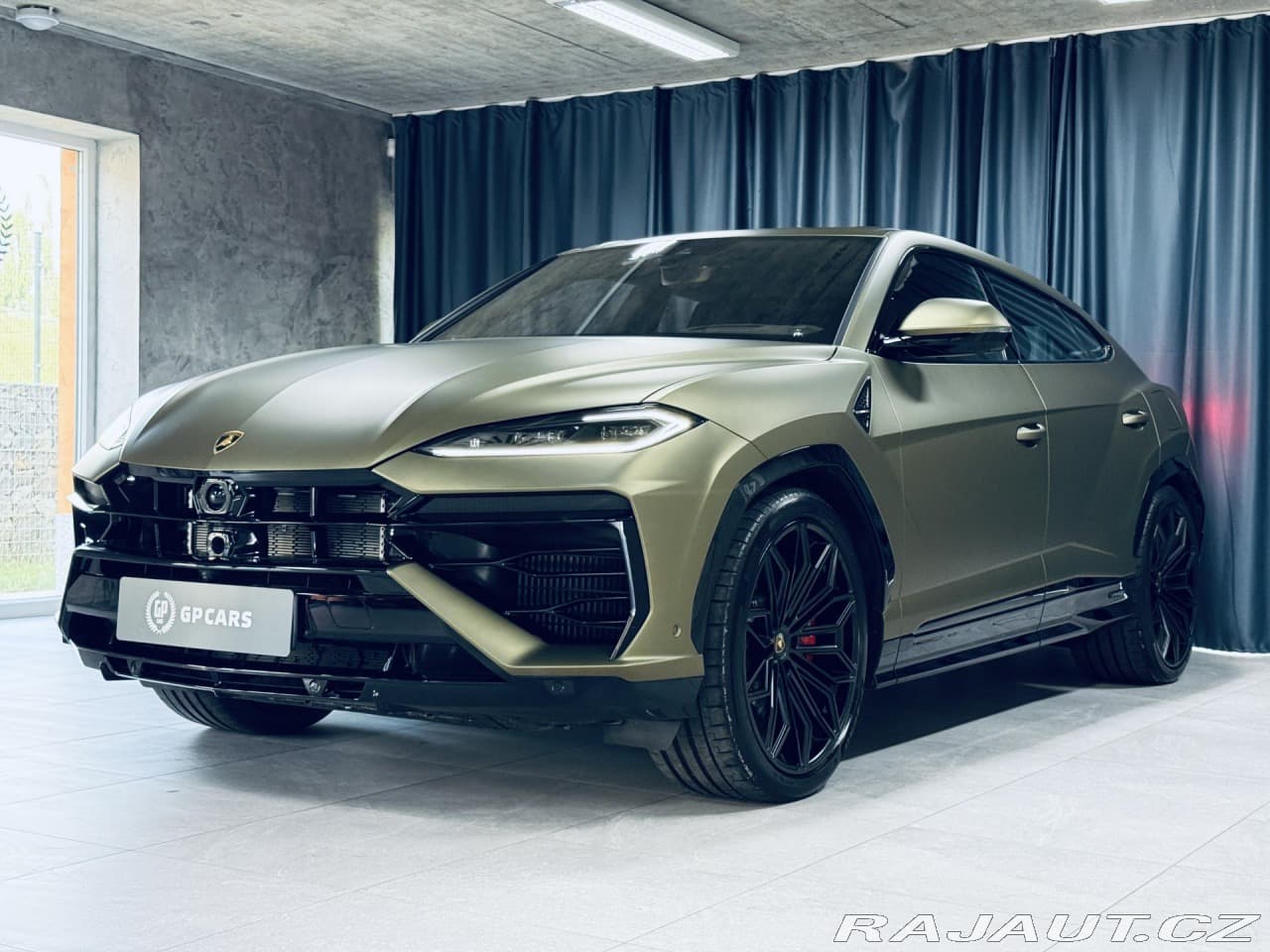 2025 Lamborghini URUS - 3