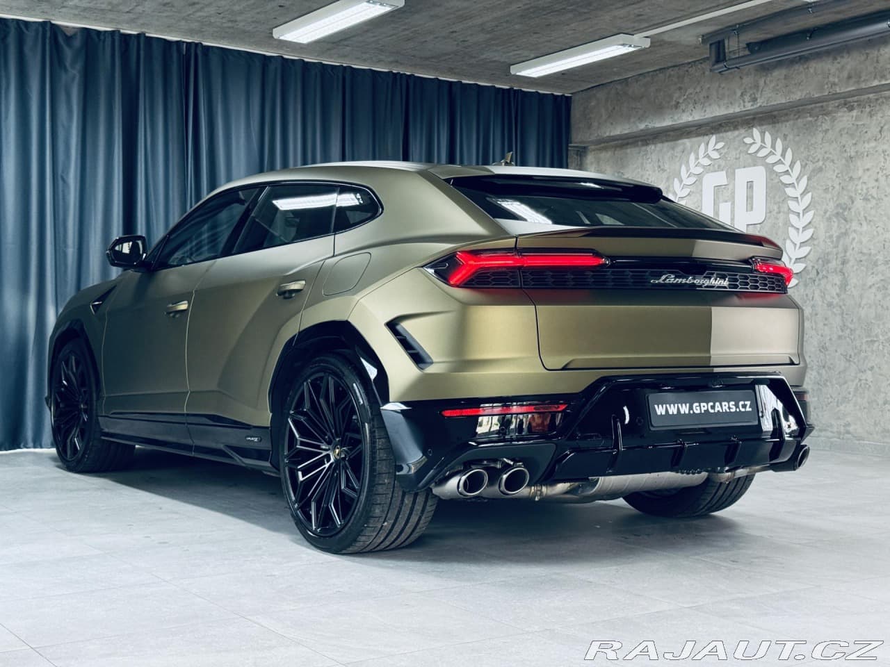 2025 Lamborghini URUS - 9