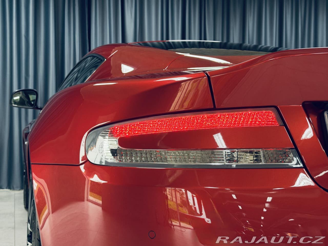 2013 Aston Martin DB9 - 11