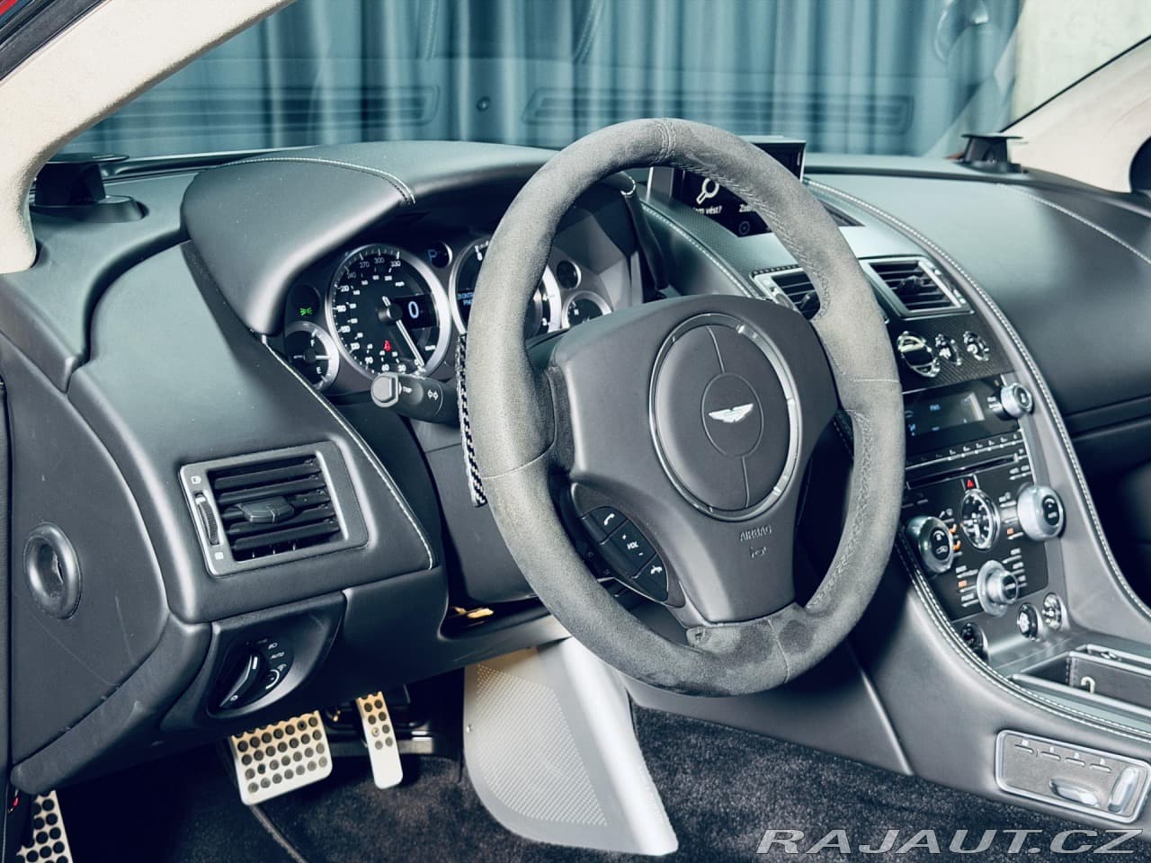 2013 Aston Martin DB9 - 19