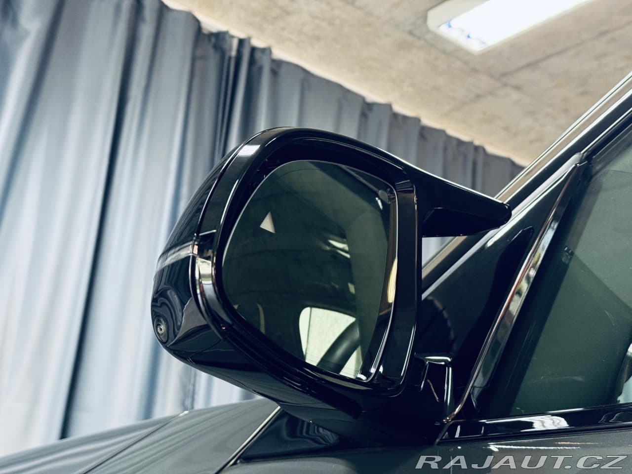 2024 BMW XM - 11