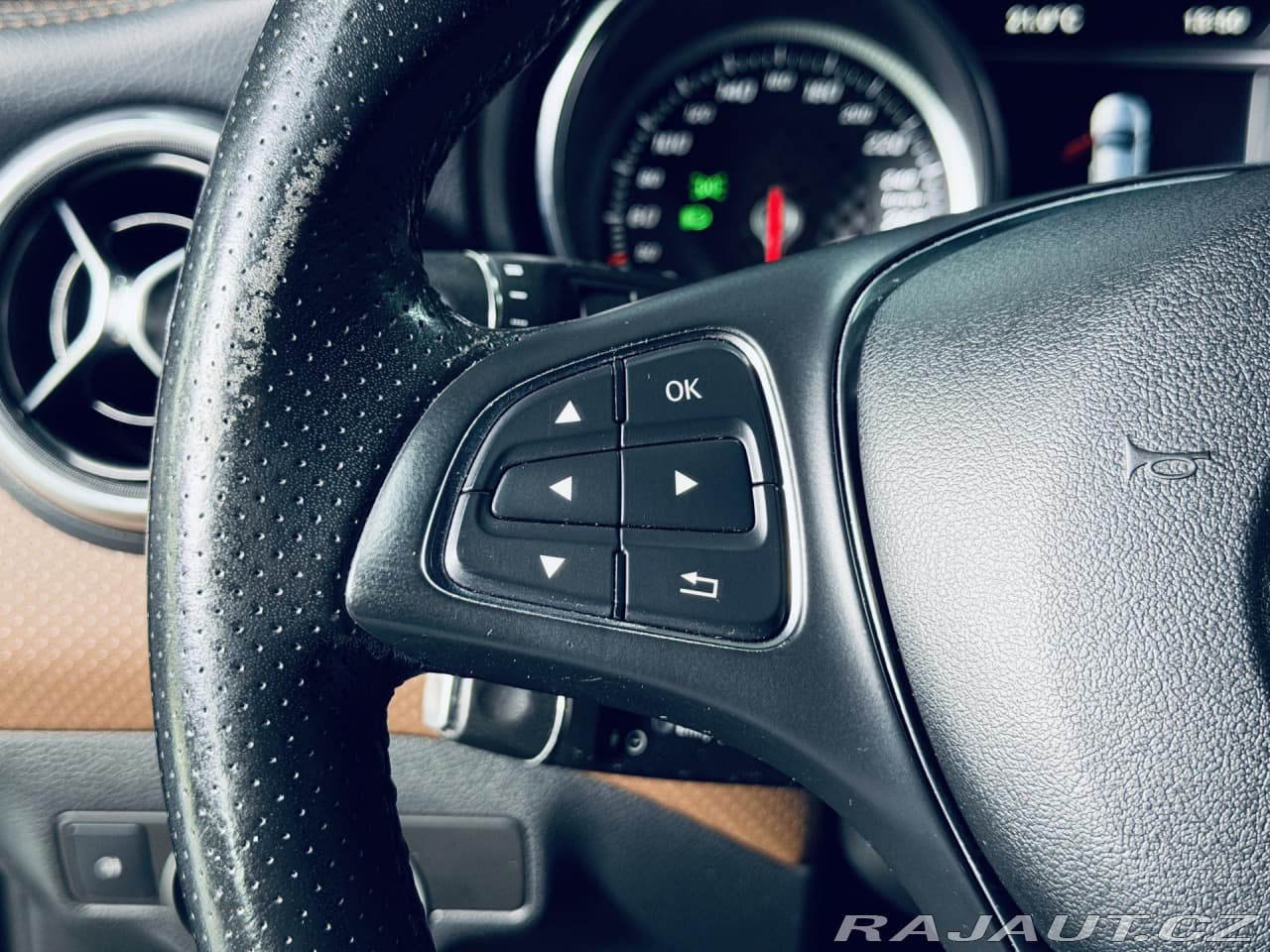 2016 Mercedes-Benz A-CLASS - 18