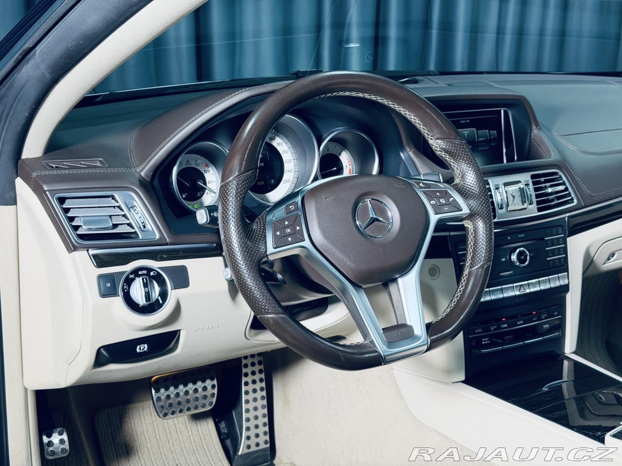 2017 Mercedes-Benz E-CLASS - 16