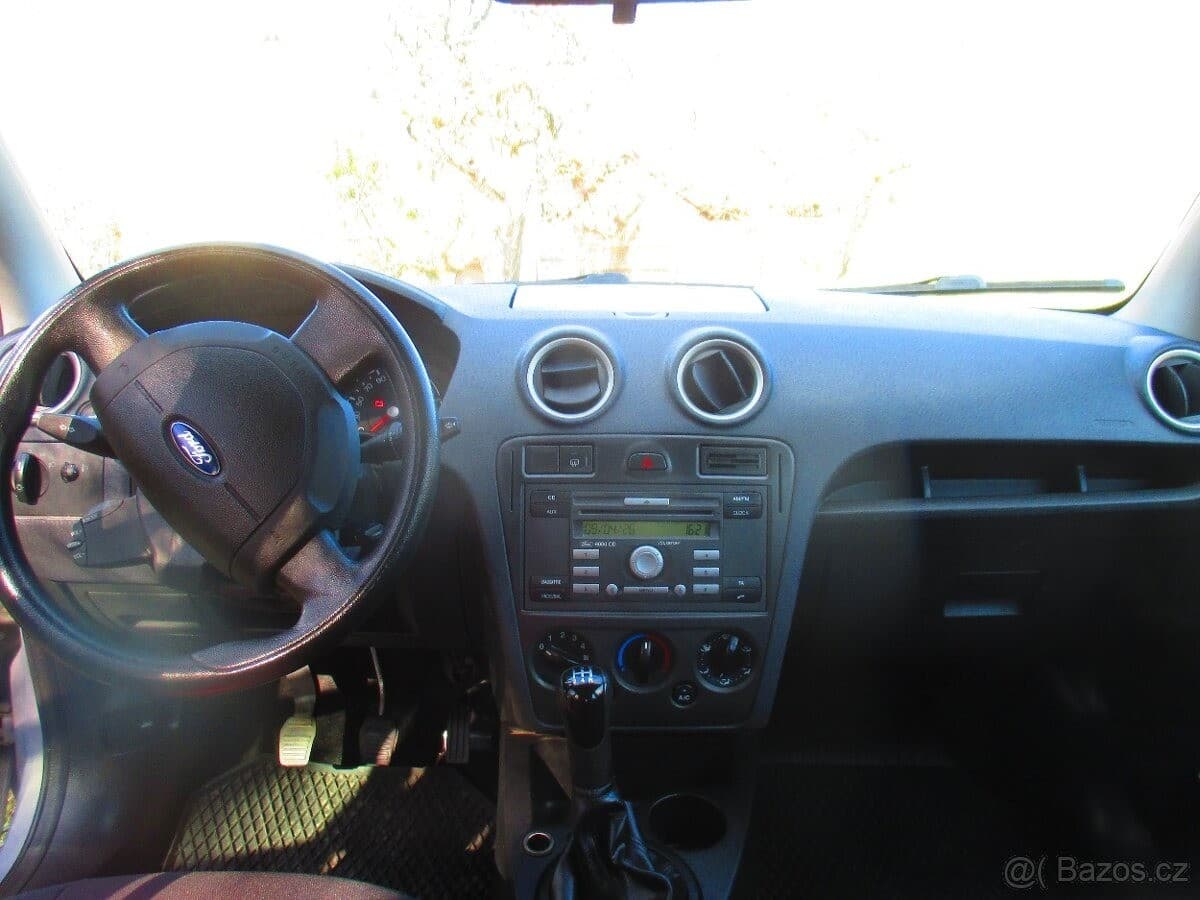 2011 Ford FUSION - 11