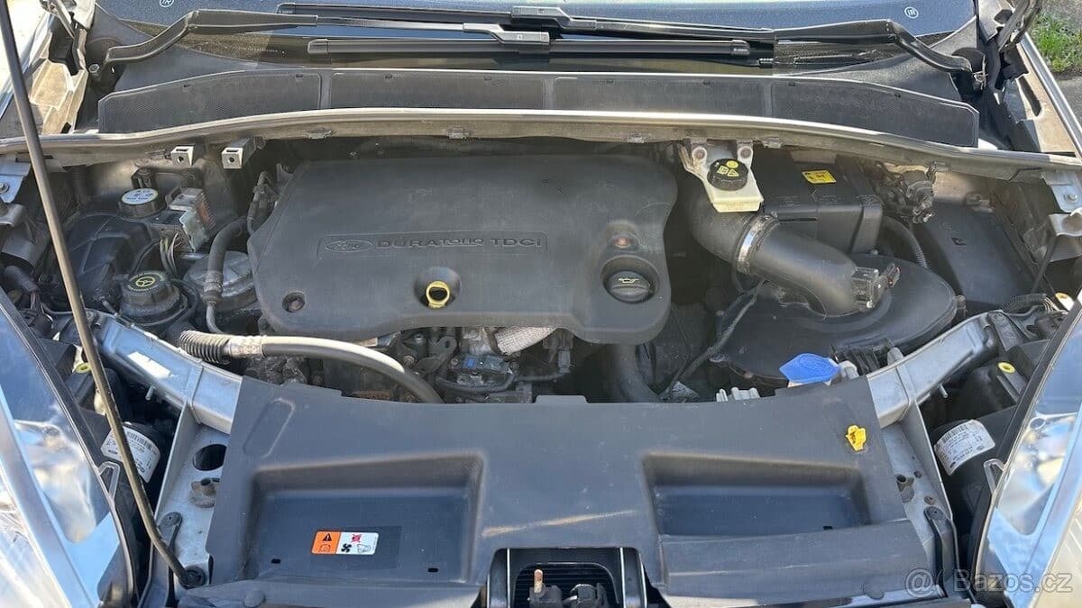 2012 Ford S-MAX - 12