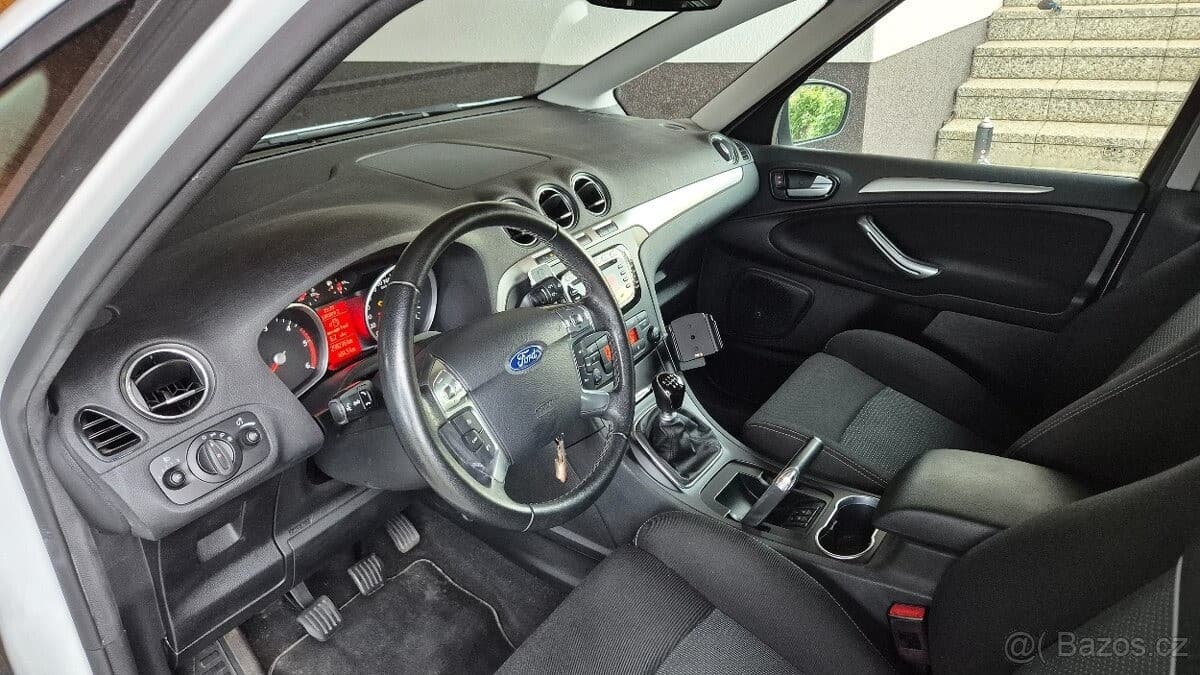 Ford S-MAX - 11