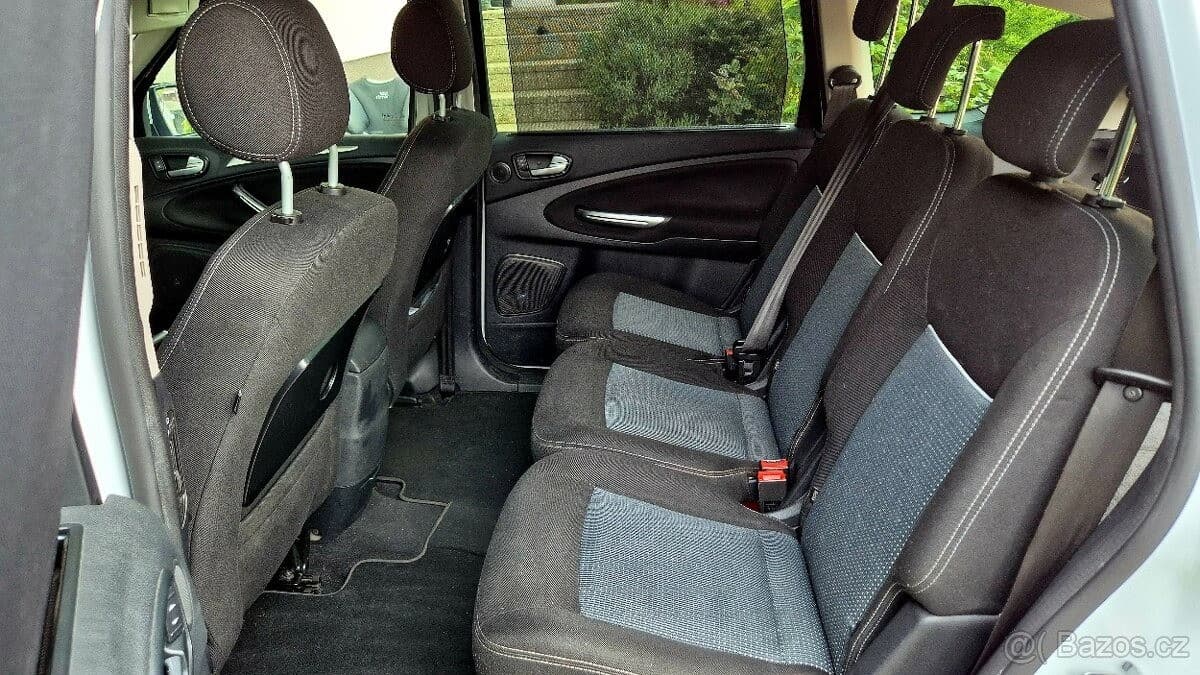 Ford S-MAX - 13