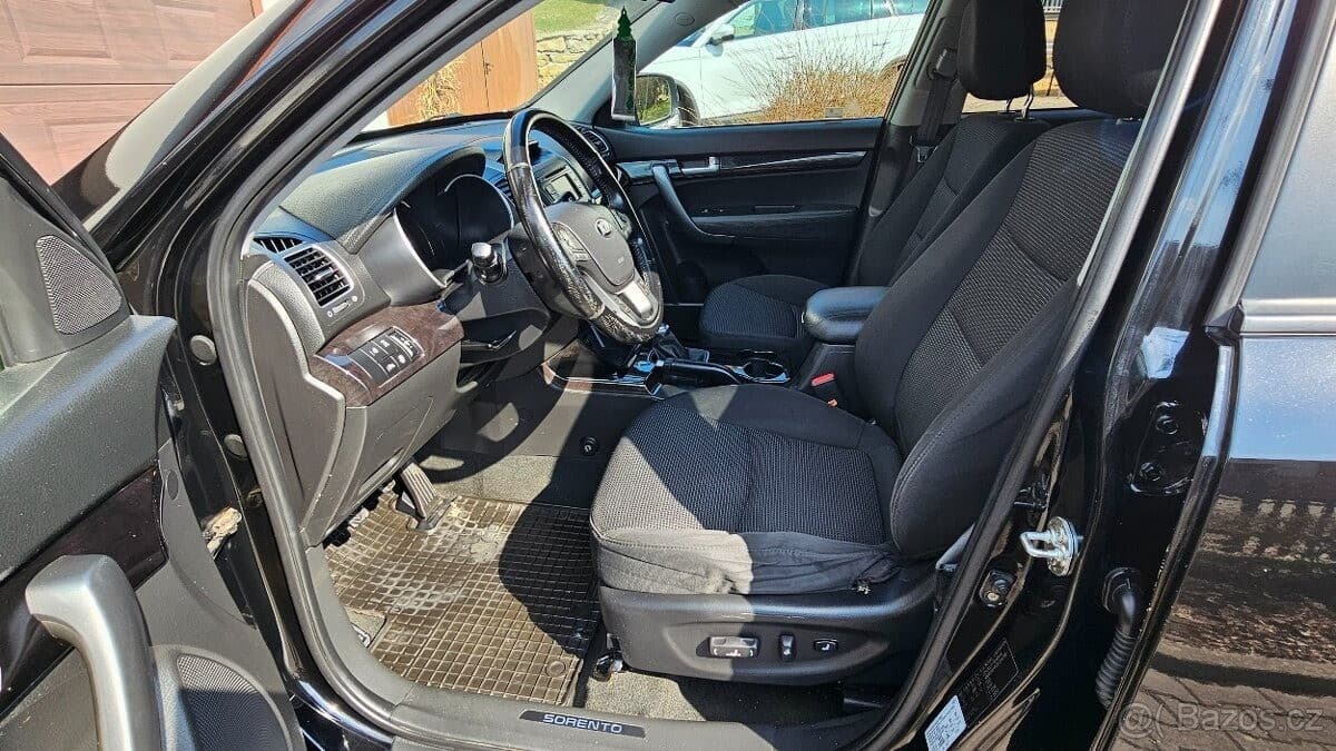 2013 Kia SORENTO - 17