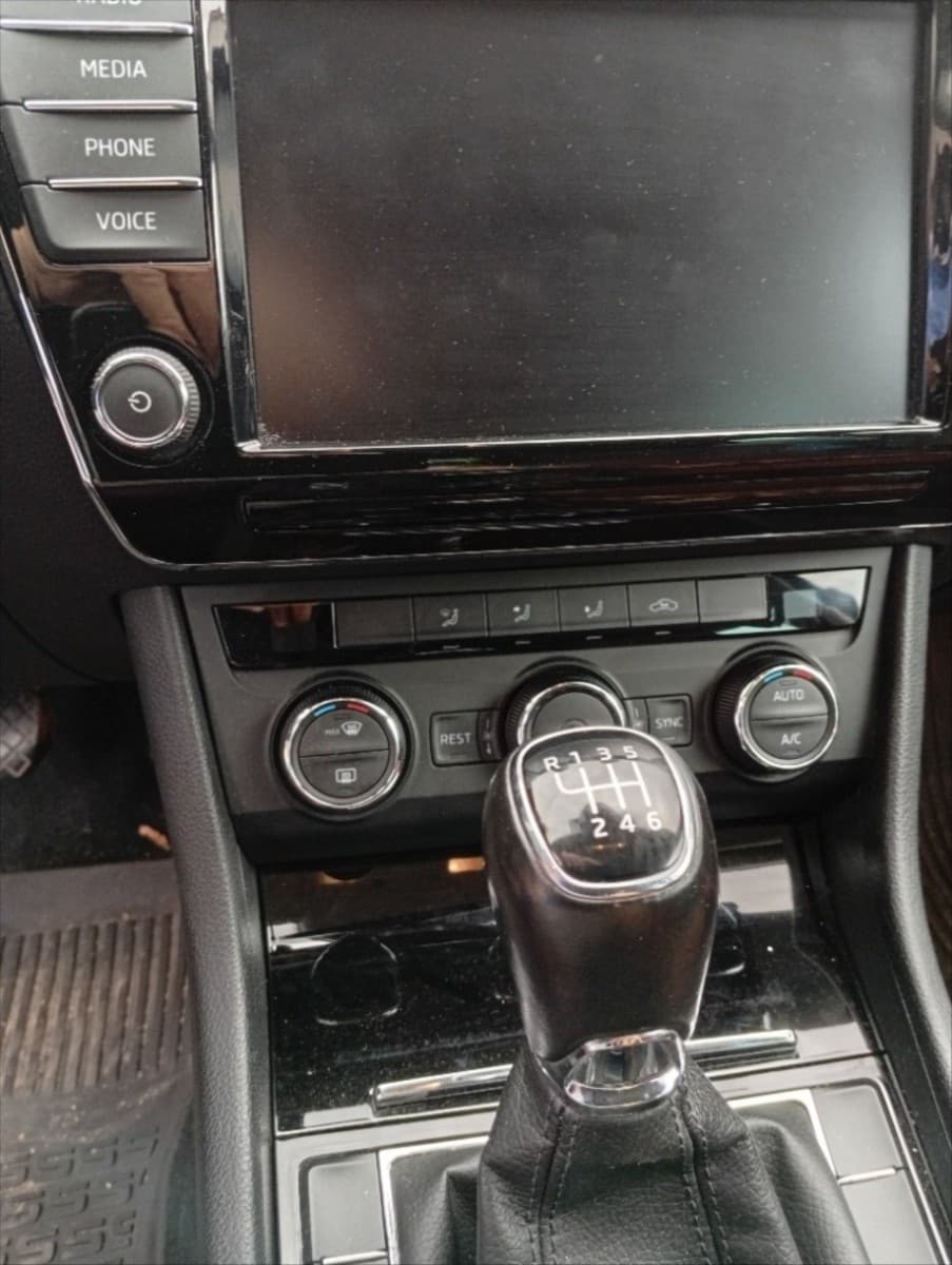 Škoda SUPERB - 11