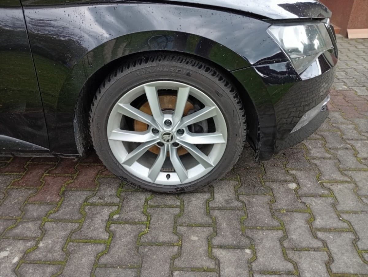Škoda SUPERB - 4