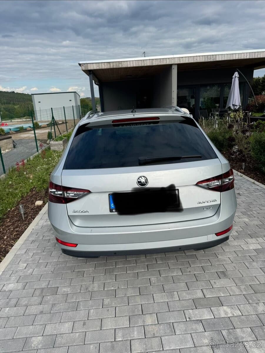2017 Škoda SUPERB - 12
