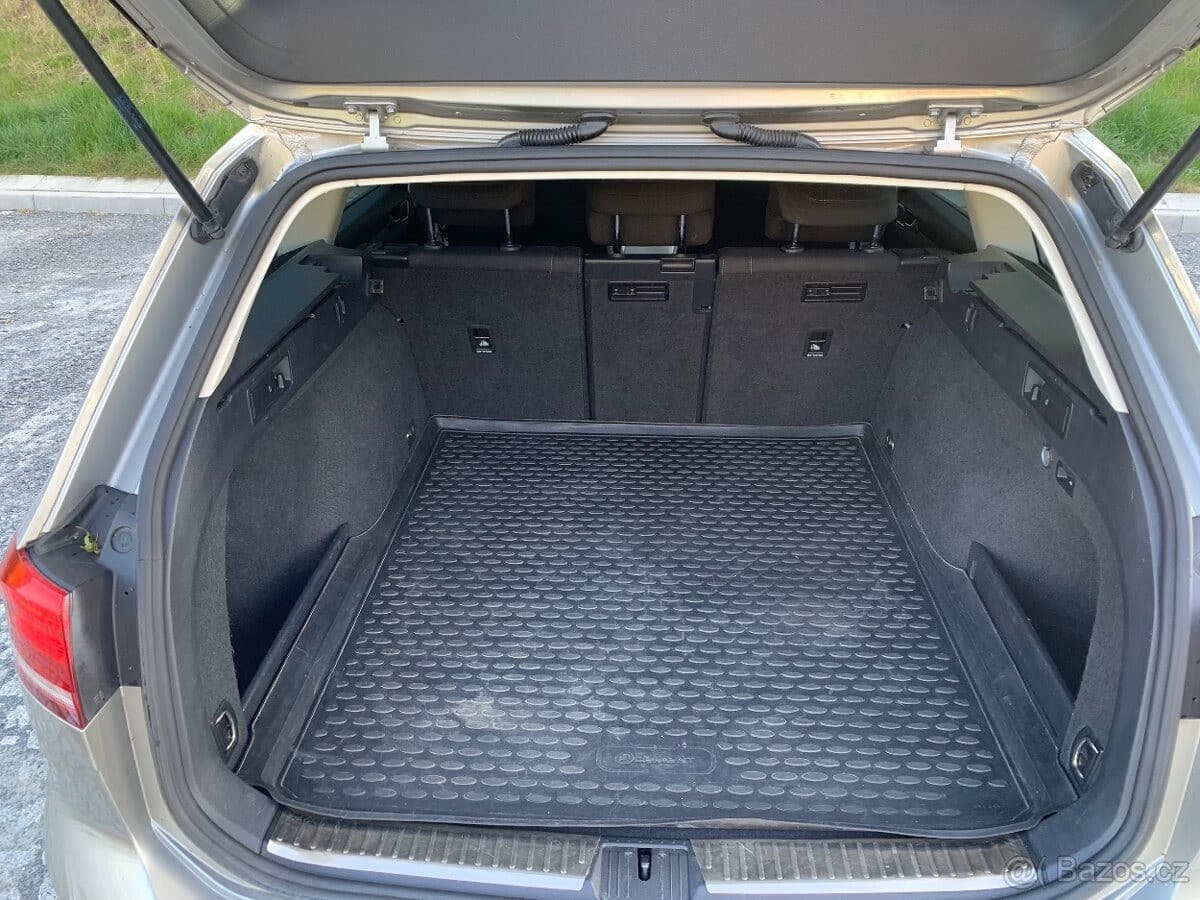 2015 Volkswagen PASSAT - 11