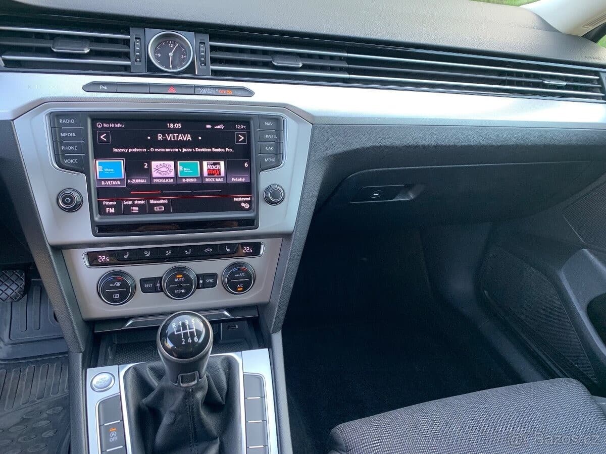 2015 Volkswagen PASSAT - 14