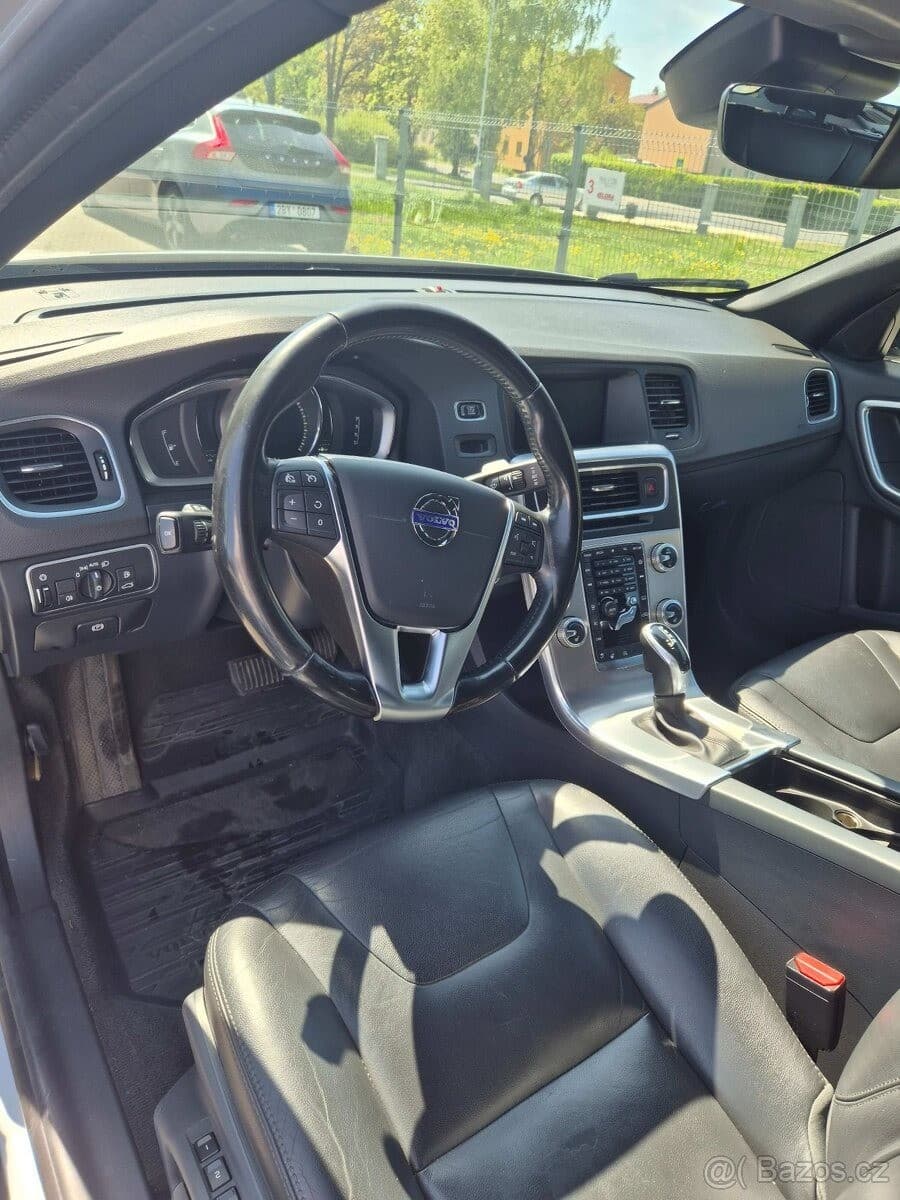 2016 Volvo V60 - 5